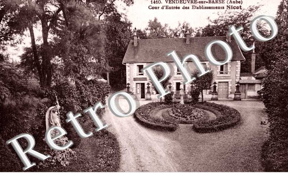 Cour d&#039;entree des Etablissements Nicot