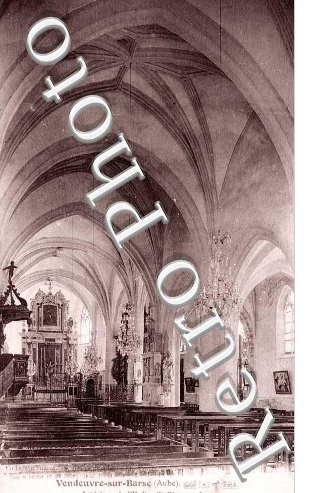 Interieur de l&#039;eglise Saint Pierre