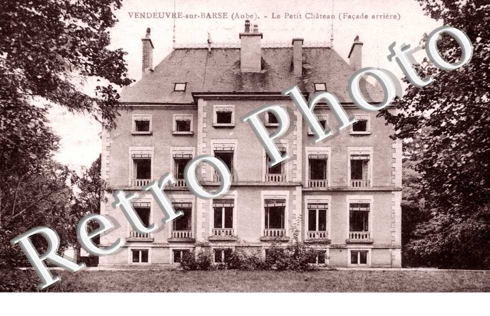 le petit le Chateau -