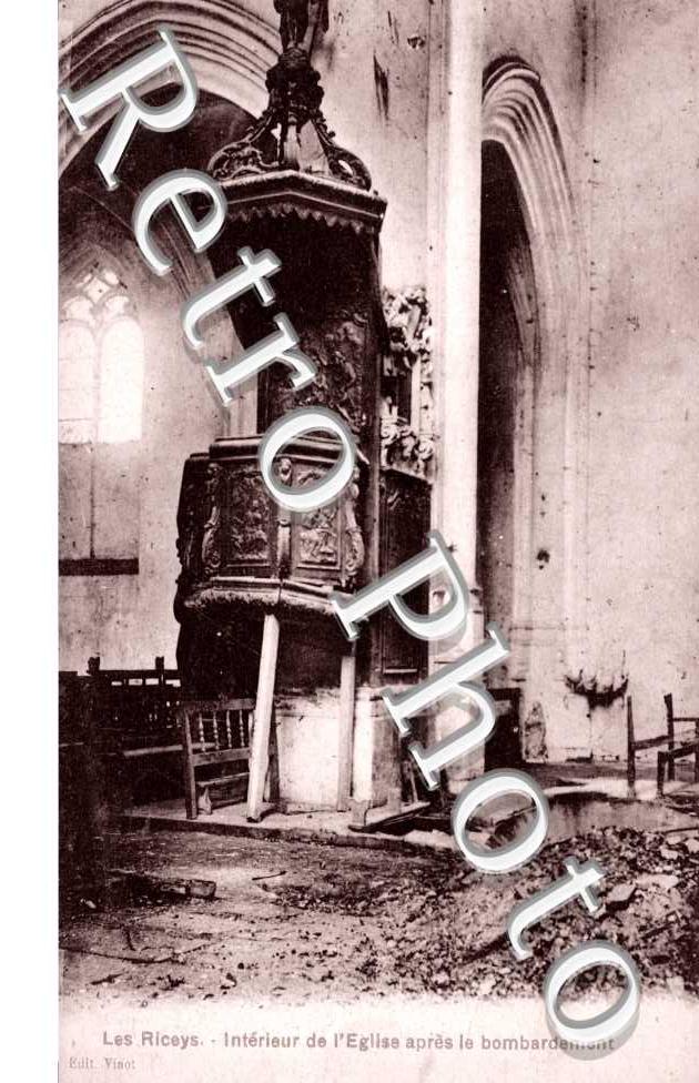 Interieur de l&#039;Eglise apres le bombardement