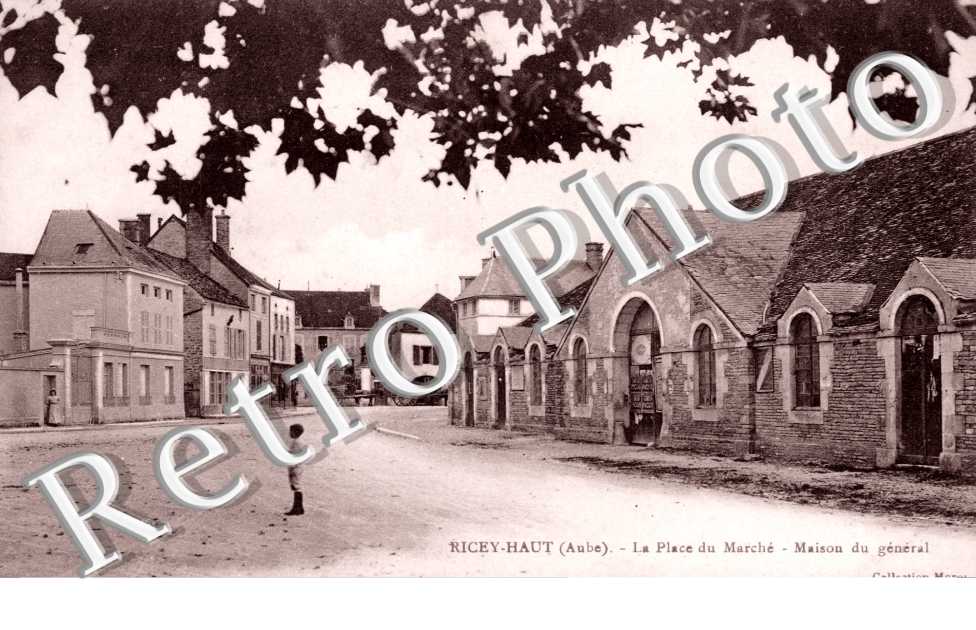 Place du Marche a Ricey Haut et Maison du general