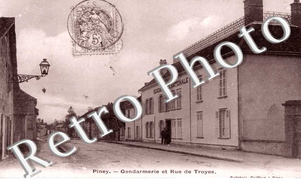 Gendarmerie et Rue de Troyes
