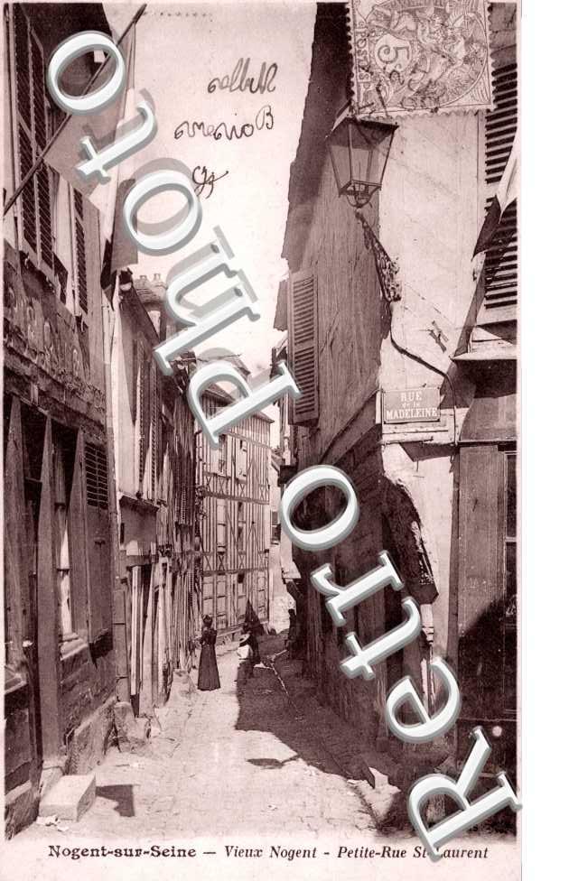 Petite Rue Saint Laurent