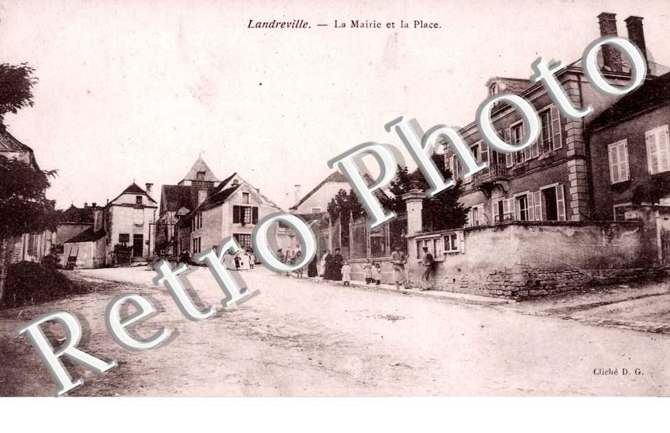 La Mairie et la Place