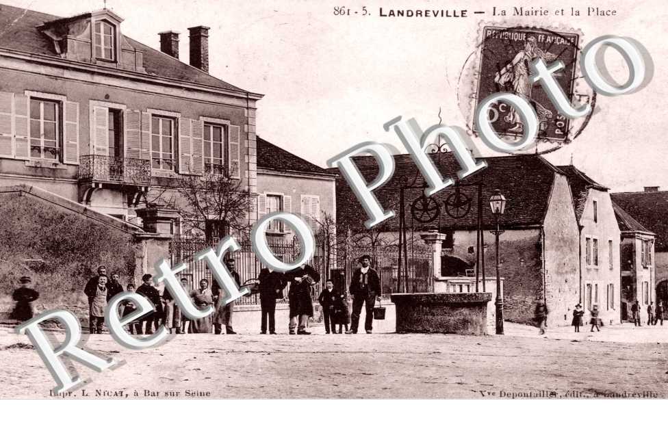 Mairie et la Place 