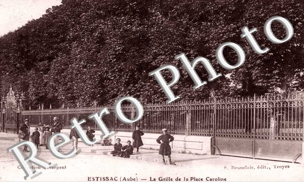 la grille de la Place Caroline