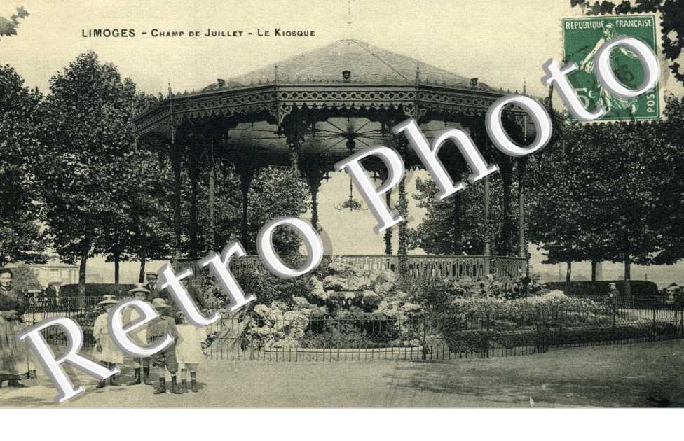 Champ de Juillet Le kiosque