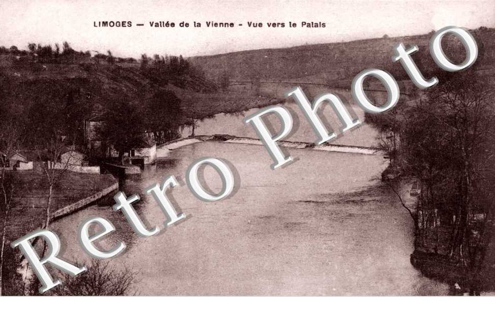 Vallee de la Vienne Vues vers le Palais