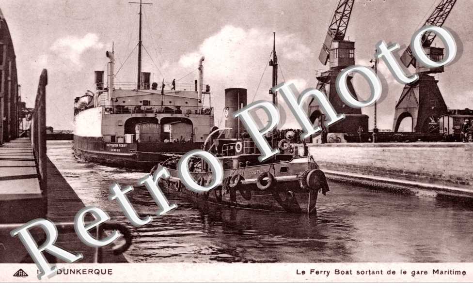 Le Ferry Boat sortant de la Gare Maritime