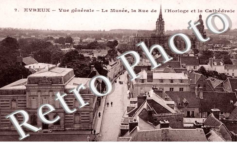 la rue de l'horloge et la cathedrale