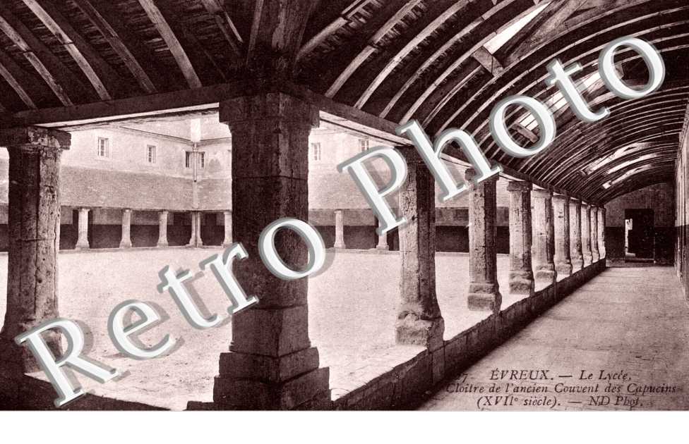 le Lycee Cloitre de lancien Couvent des Capucins