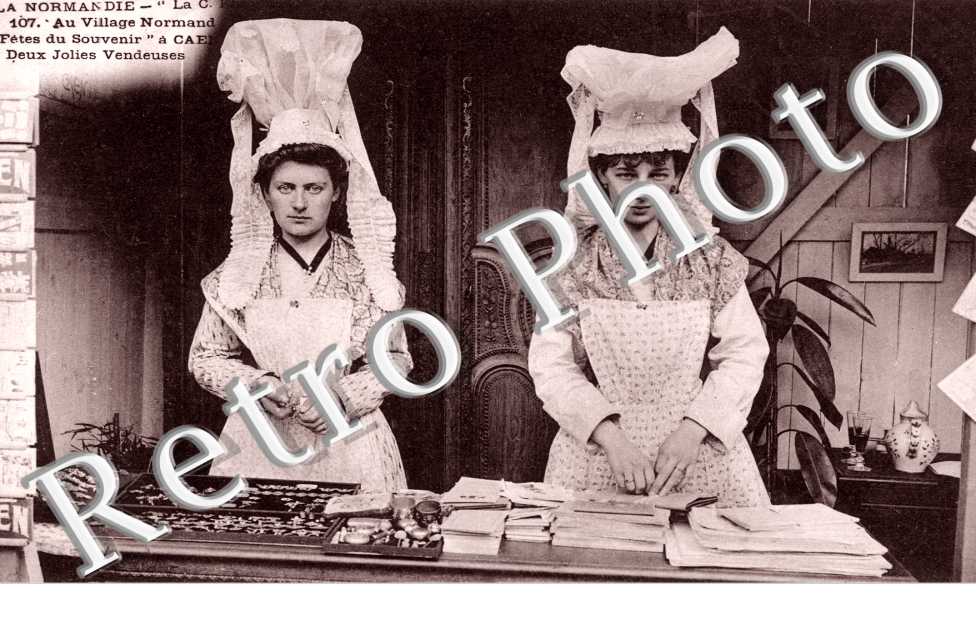 fetes du souvenir, 2 jolies vendeuses