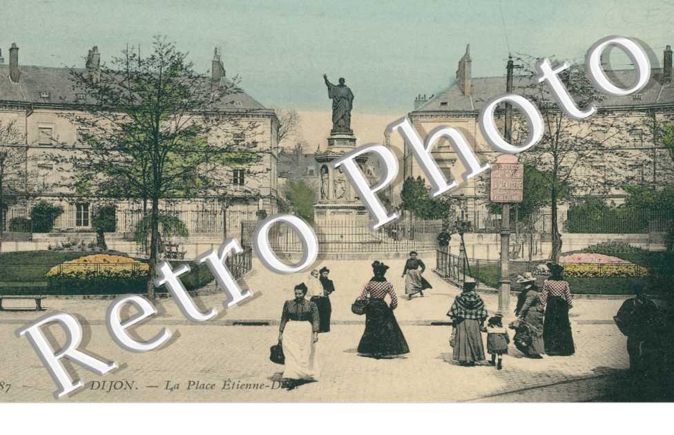 la Place Etienne