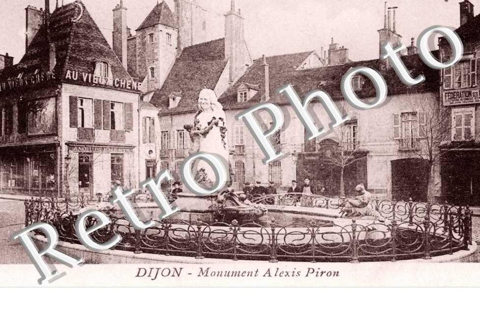 Monument Alexis Piron (place des Cordeliers)