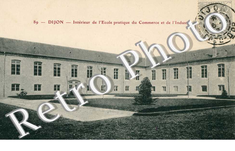 Interieur de l&#039;Ecole pratique du Commerce et de l&#039;Industrie