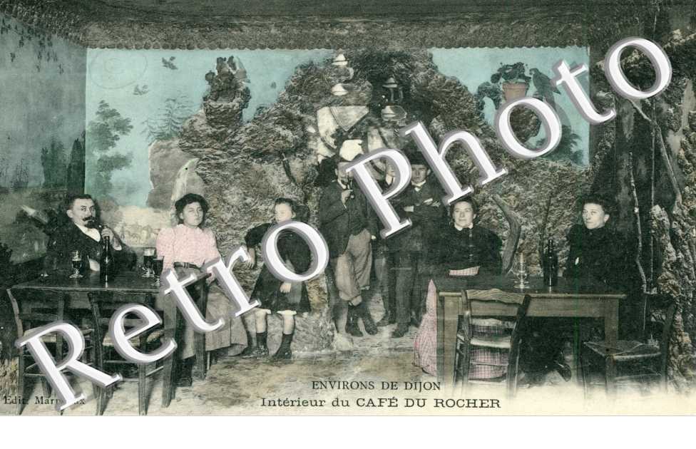 Interieur du Cafe du Rocher