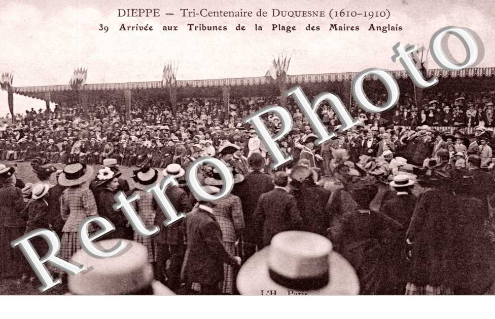 Tri-Centenaire de Duquesne Arriv aux tribunes de la plage des Maires Anglais