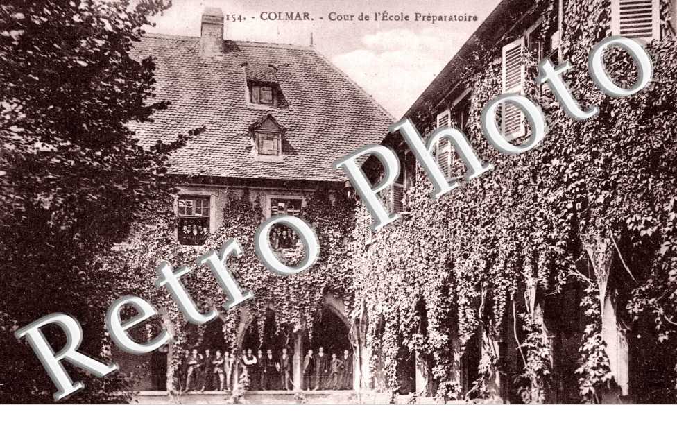 Cour de l&#039;Ecole Preparatoire