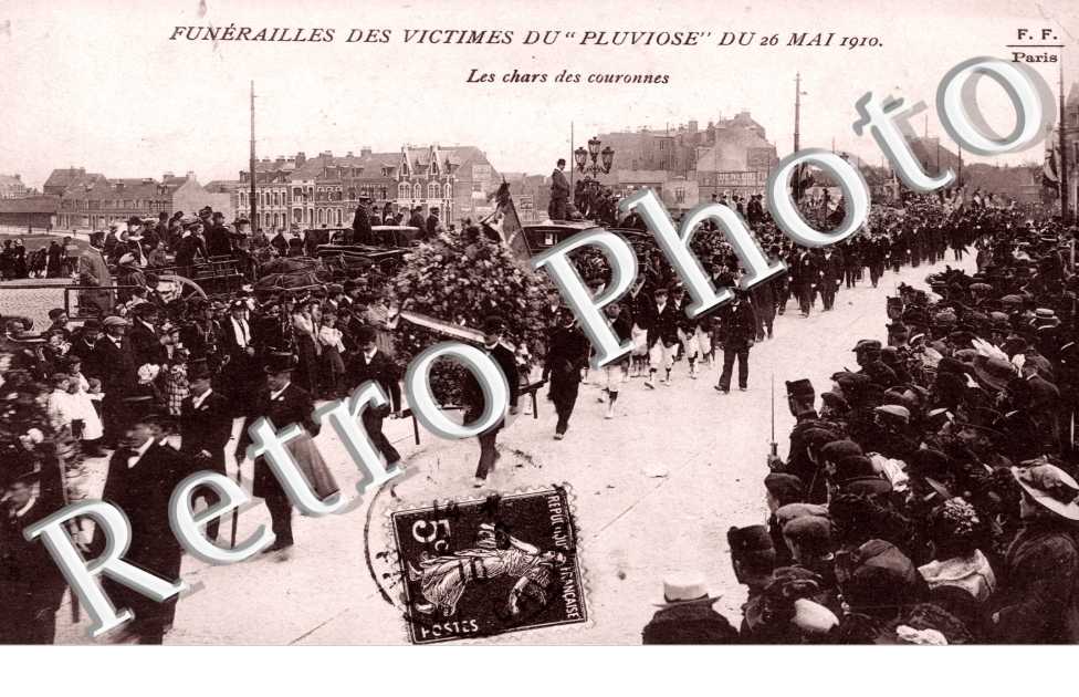 Funerailles des Victimes du Pluviose du 26 Mai 1910, les Chars des Couronnes