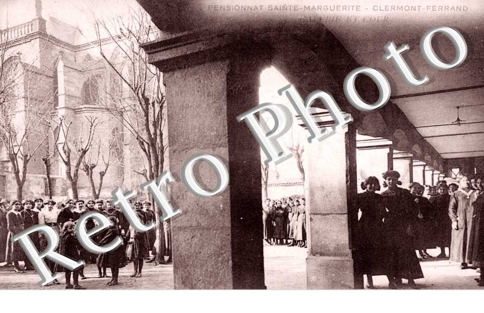 Pensionnat Sainte Marguerite, Galerie et Cour