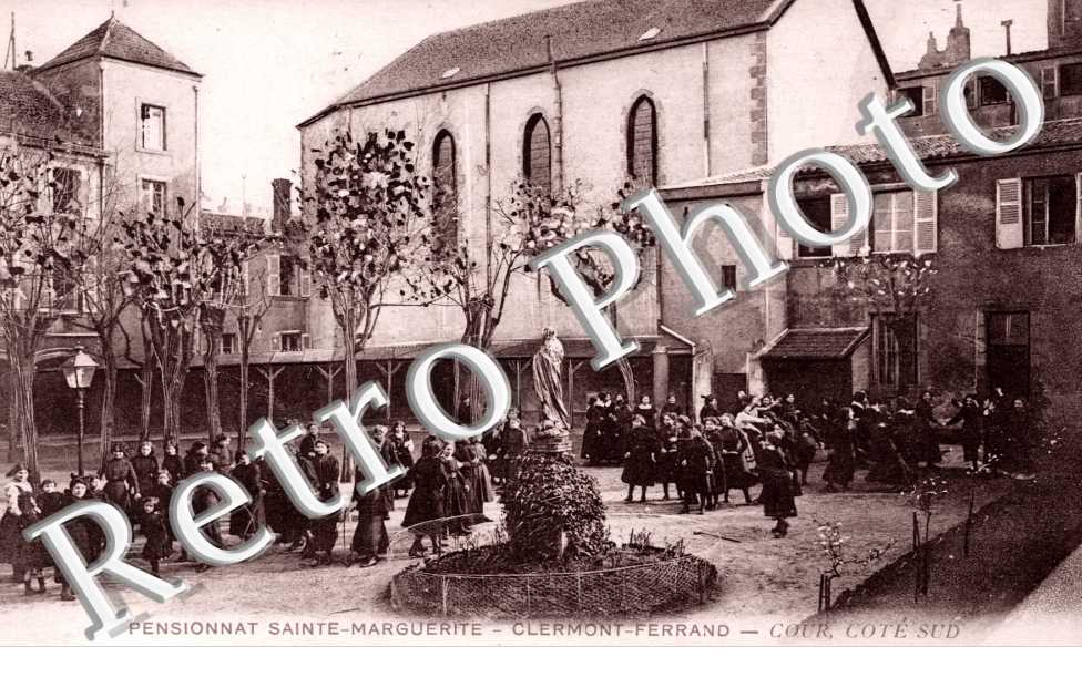 Pensionnat Sainte Marguerite, la Cour