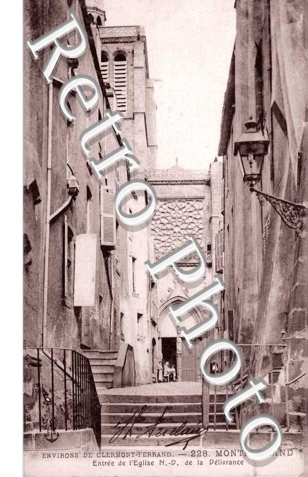 Eglise Notre Dame de la Delivrance - Entree