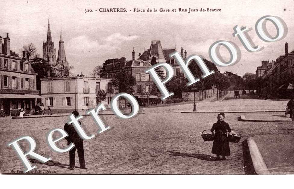 la place de la gare et rue Jean de beauce