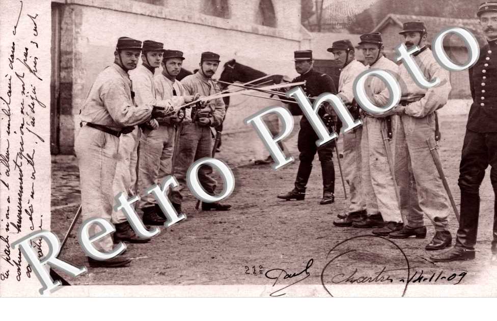 (militaires)