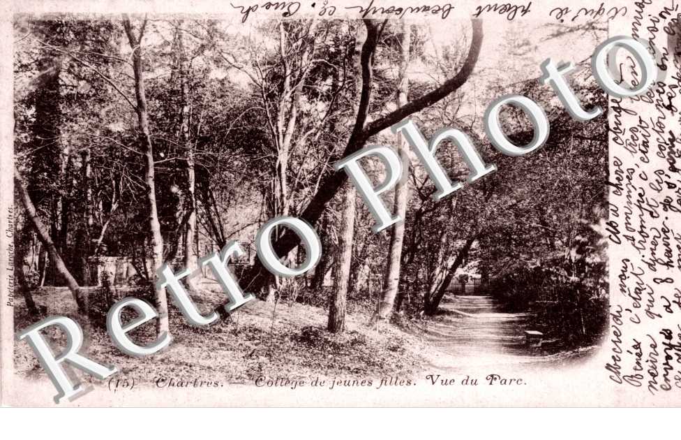 College de jeunes Filles , vue du parc