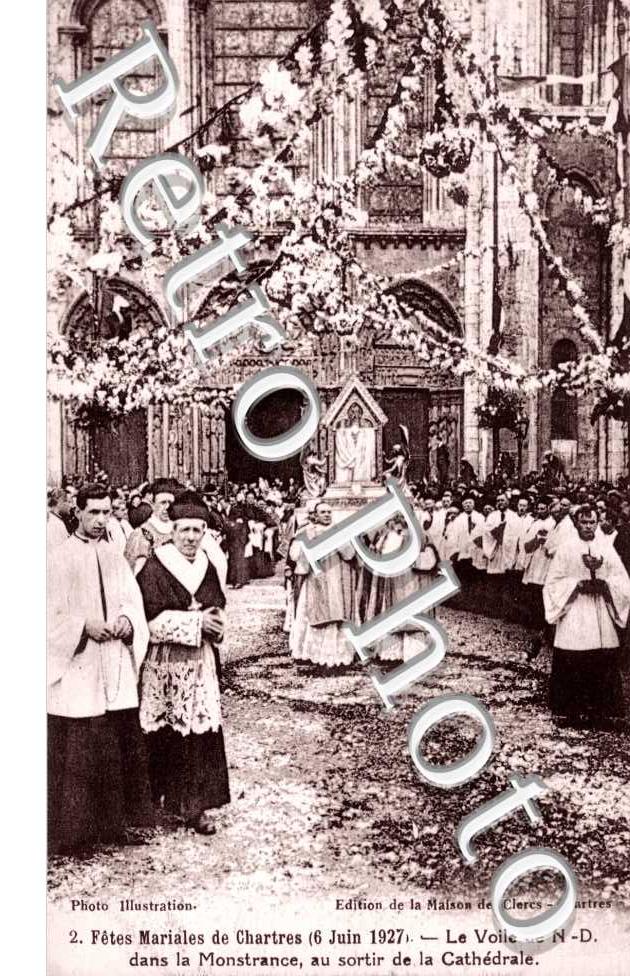 Fete Mariales Au sortir de la Cathedrale