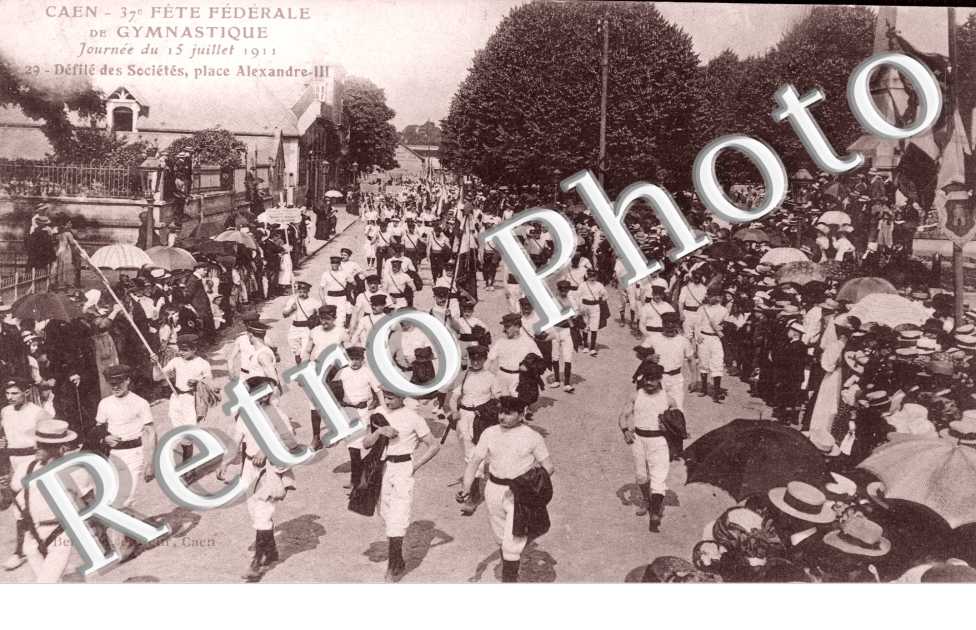 fete federale de gymnastique Journee du 15 juillet 1911 Defile des societes place Alexandre III