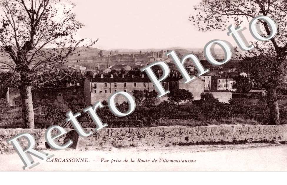 vue prise de la route de Villemoustaussou