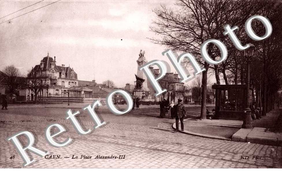 la Place Alexandre III