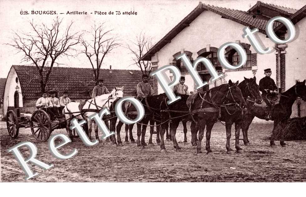 Artillerie - piece de 75 attelee