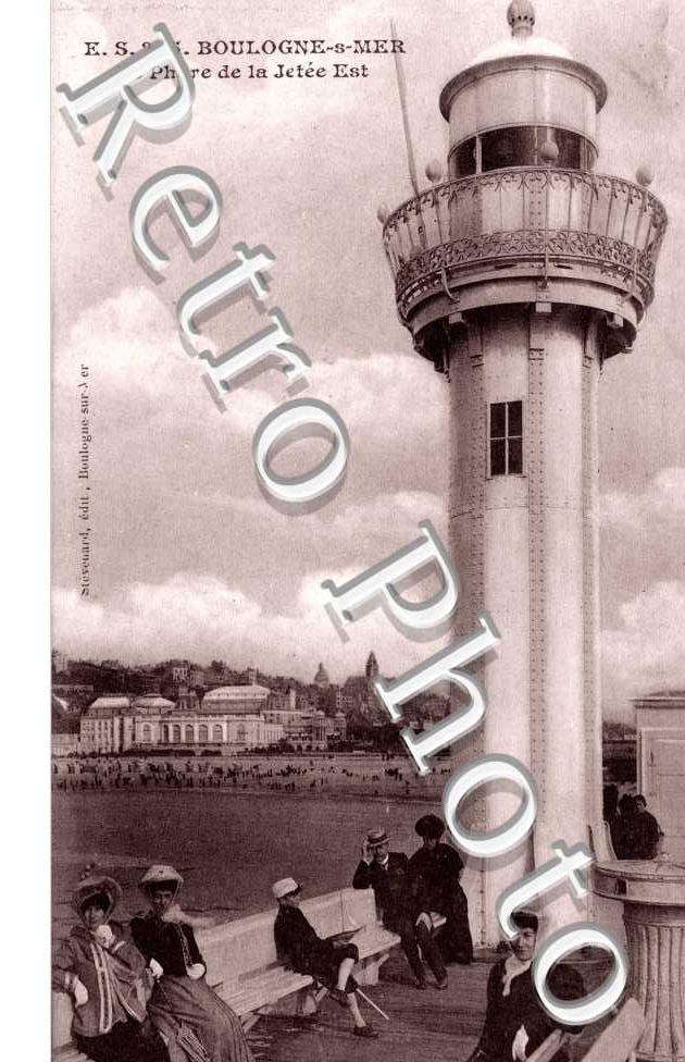 Le phare de la jetee est