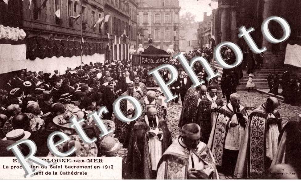 La procession du Saint sacrement en 1912