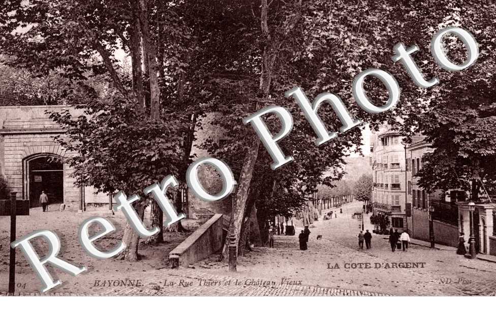 Rue Thiers et le Chateau Vieux