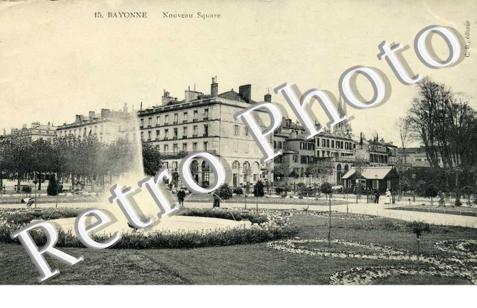 nouveau square