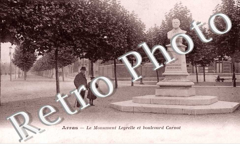 le monument Legrelle et boulevard Carnot