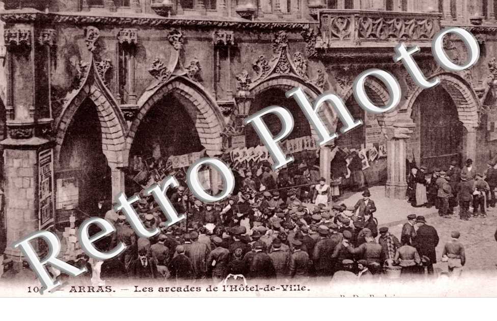 Les arcades de Hotel de Ville