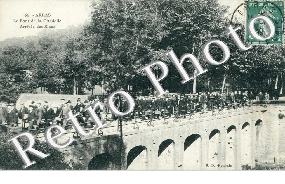 Le Pont de la Citadelle, arrivee des Bleus
