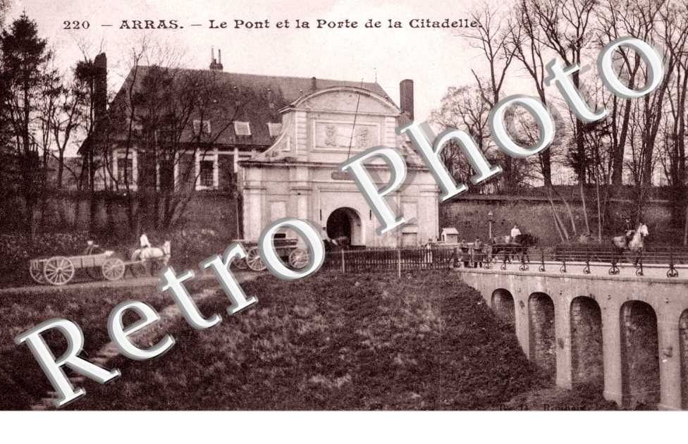 le pont et la porte de la Citadelle