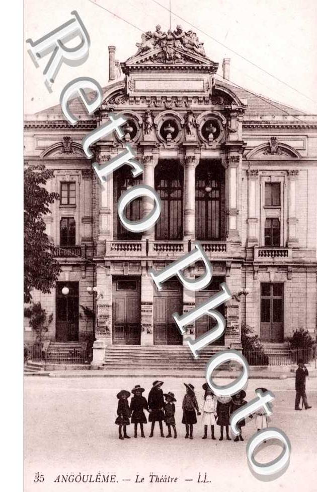 Le Theatre