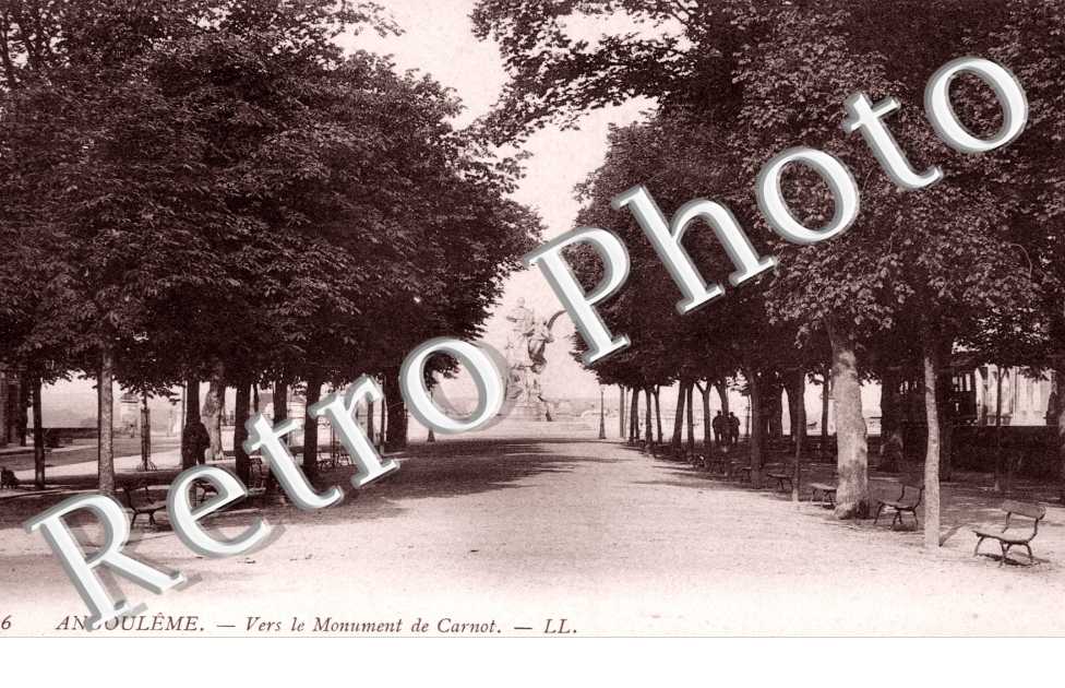 Vers le monument Carnot