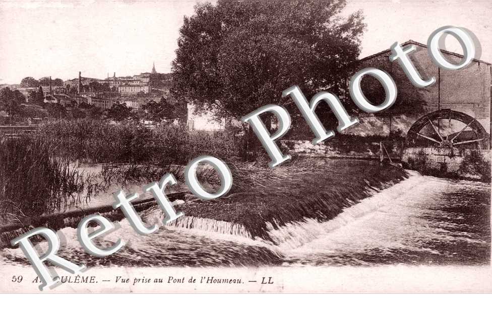 vue prise du Pont de l'Houmeau