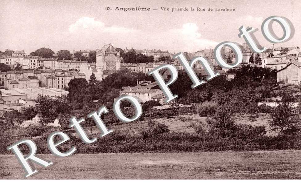 Vue prise de la Rue de Lavalette