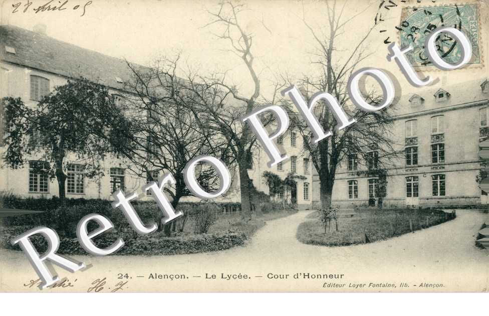 le Lycee - Cour d'Honneur
