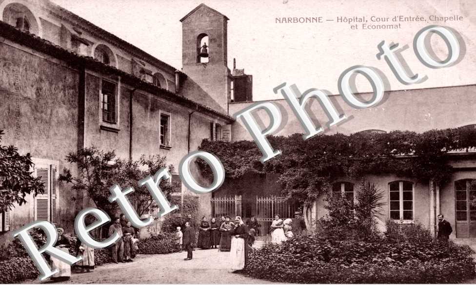 Hopital, cours d'entree, chapelle et economat