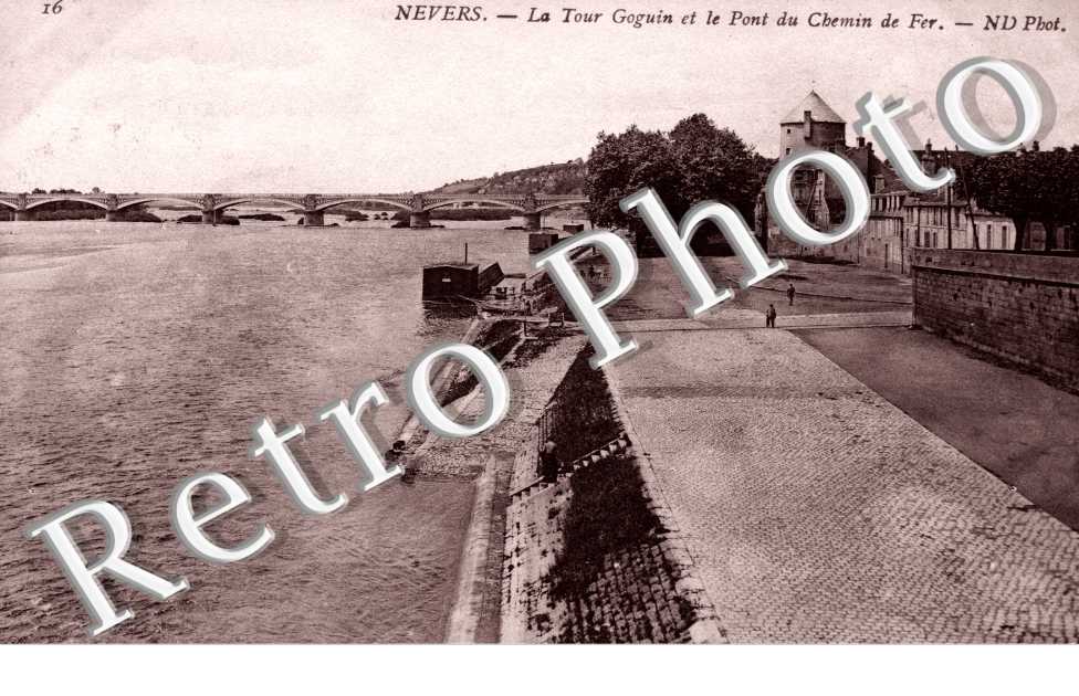 la tour Goguin et le pont du chemin de fer