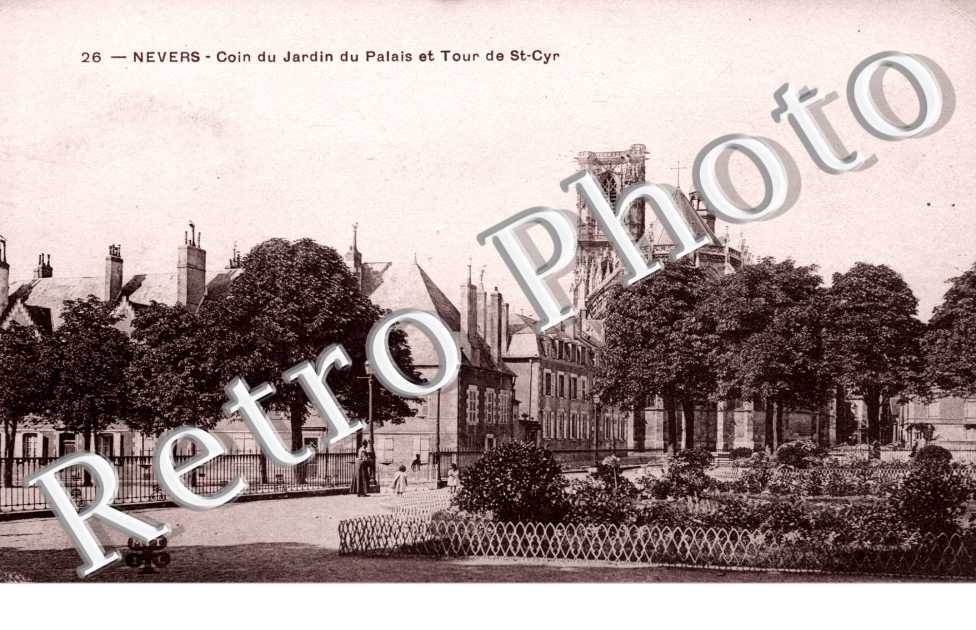 coin du jardin du palais et tour de saint Cyr